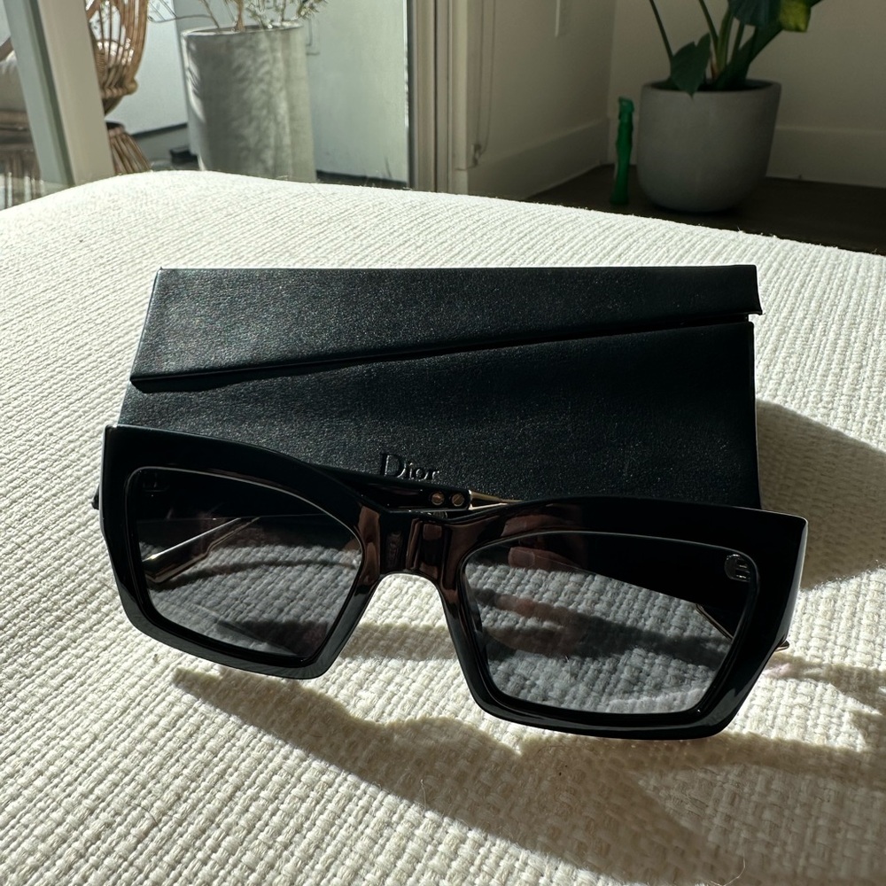 Christian Dior Women’s Black Sunglasses - Picture 2 of 8